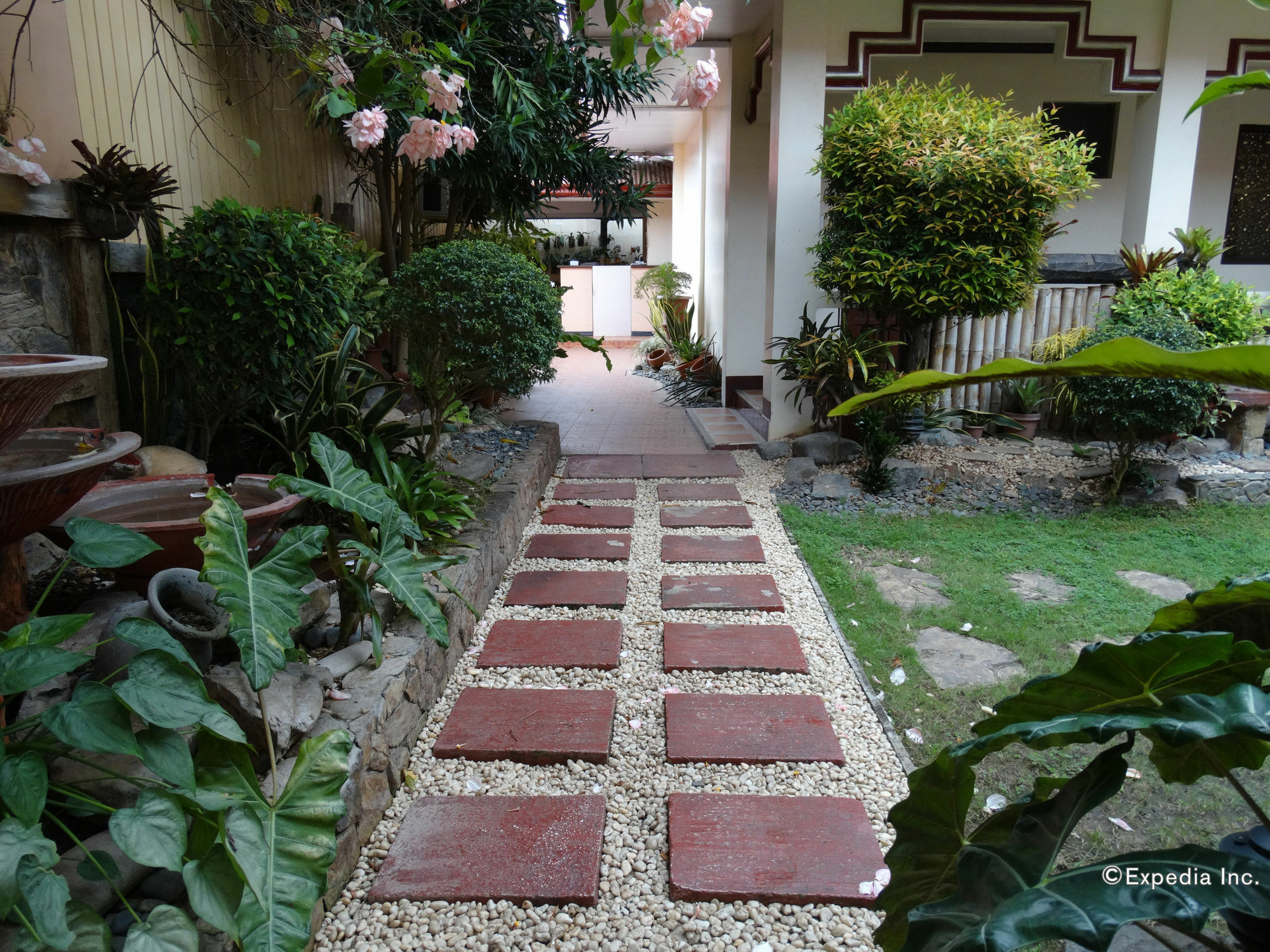 Ysabelle Mansion Bed & Breakfast Puerto Princesa Exterior photo