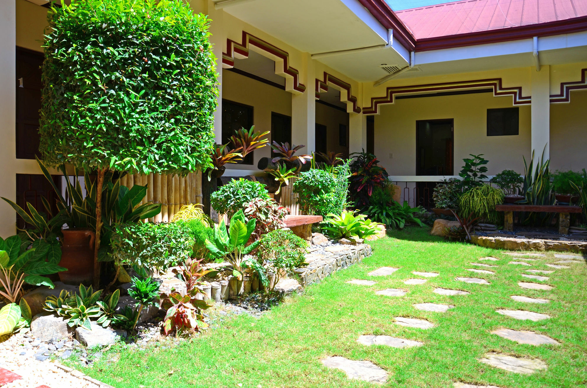 Ysabelle Mansion Bed & Breakfast Puerto Princesa Exterior photo